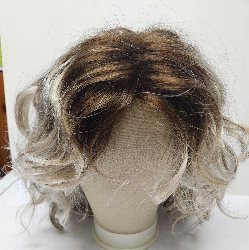 Finn Wig by Estetica in Vanilla Macchiato - Picture 2 of 12